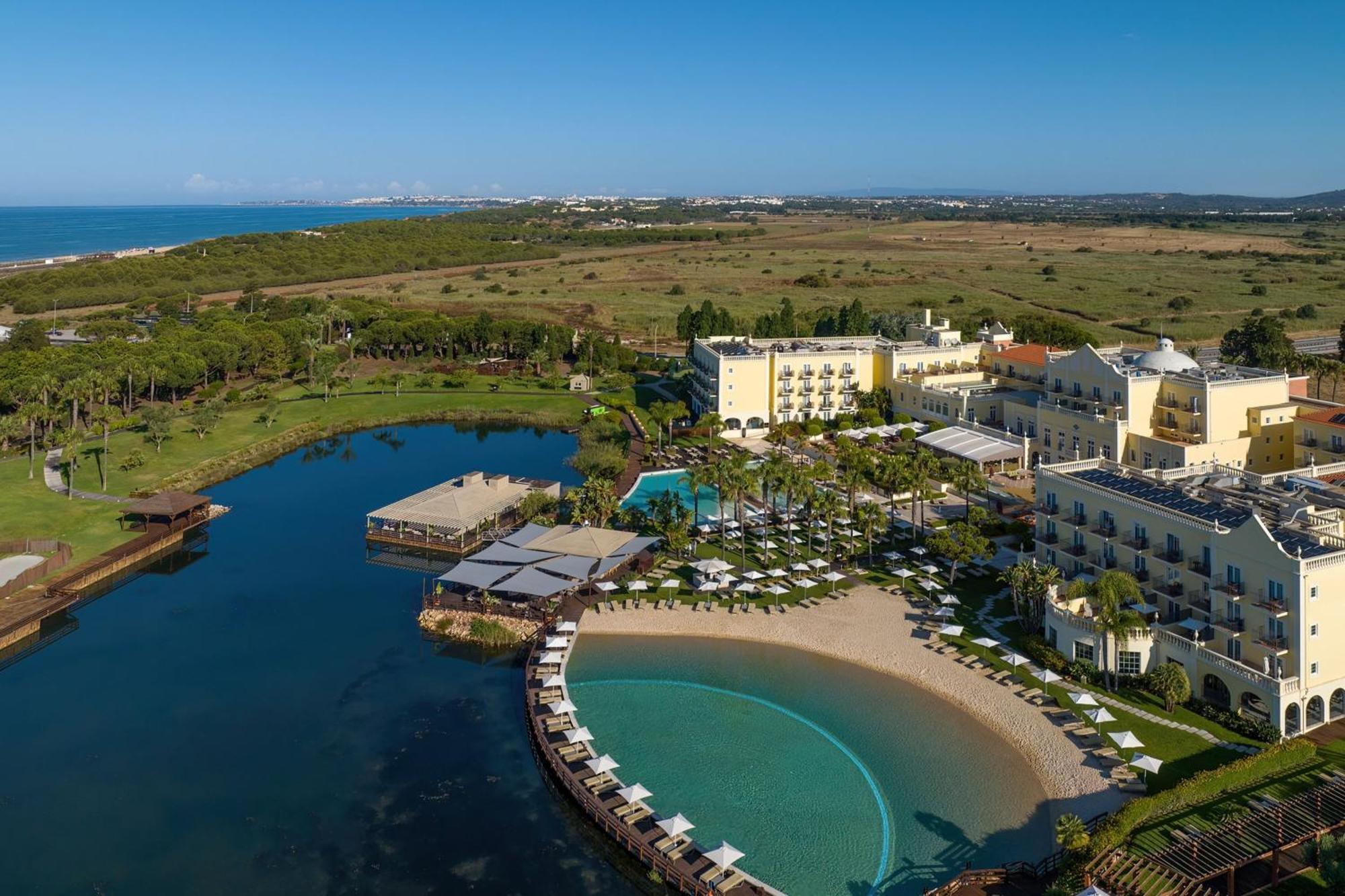 Domes Lake Algarve, Autograph Collection Vilamoura Eksteriør bilde Aerial view of the resort