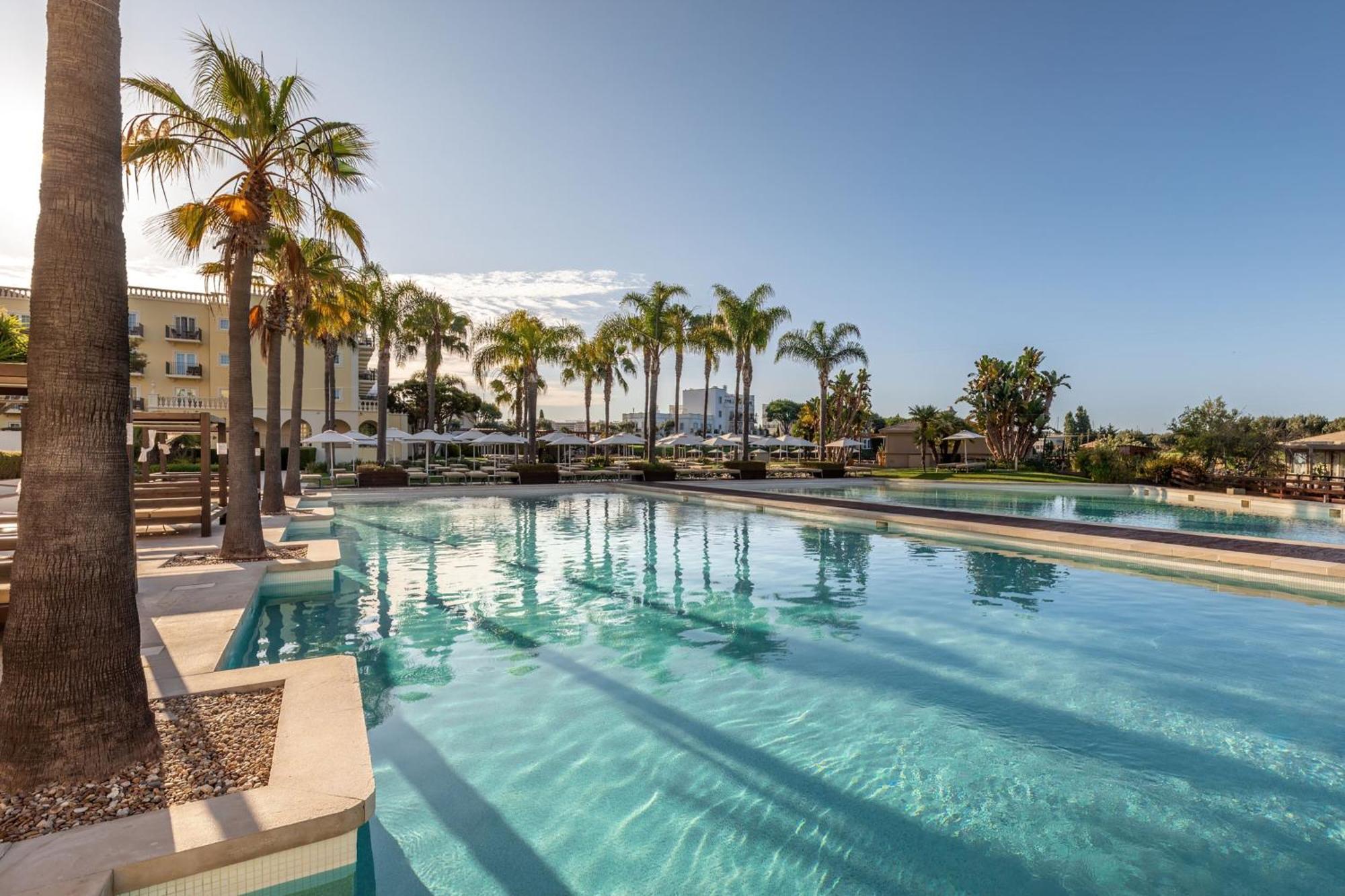 Domes Lake Algarve, Autograph Collection Vilamoura Eksteriør bilde The swimming pool at the hotel