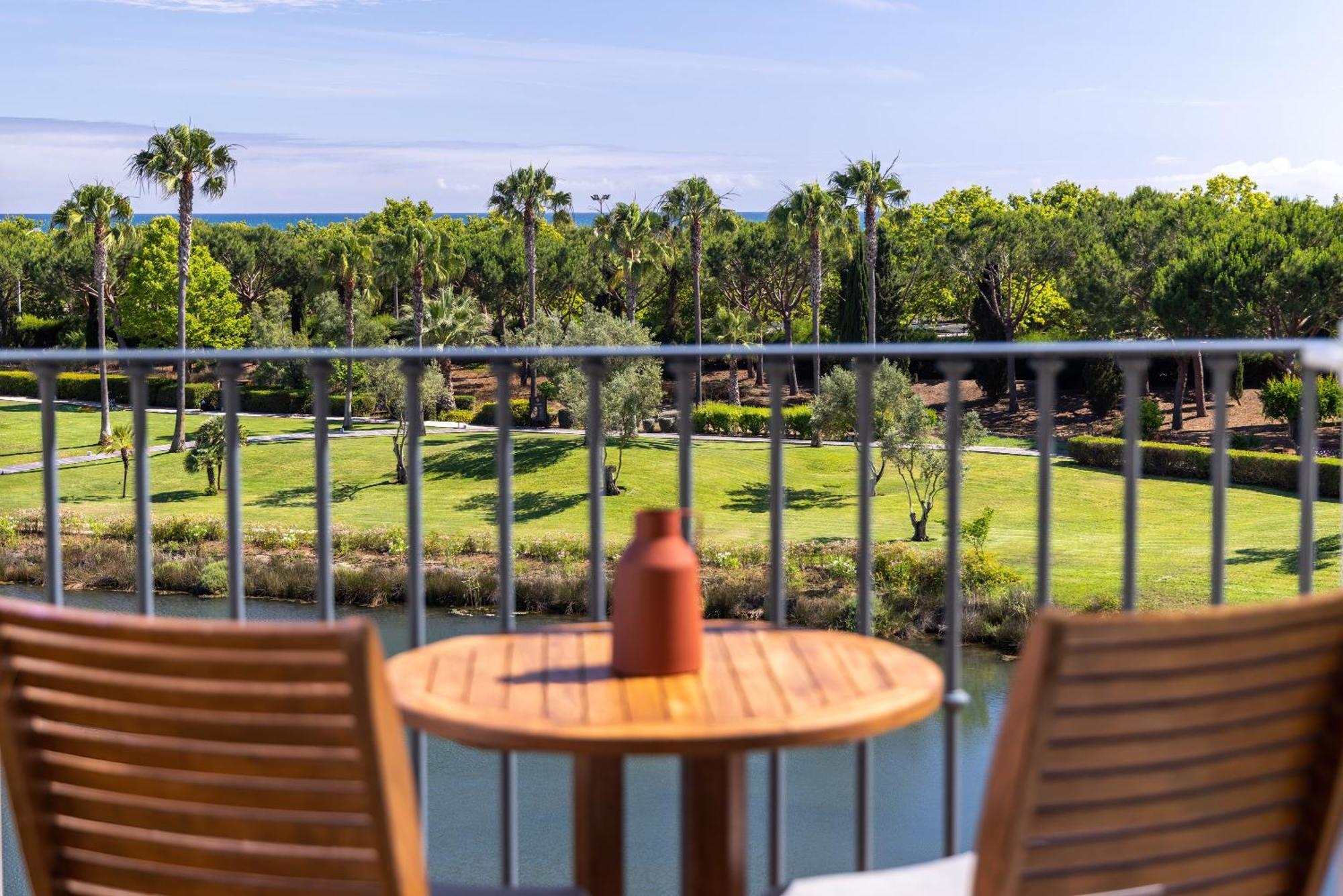 Domes Lake Algarve, Autograph Collection Vilamoura Eksteriør bilde View from the balcony of a suite at the Hyatt Regency