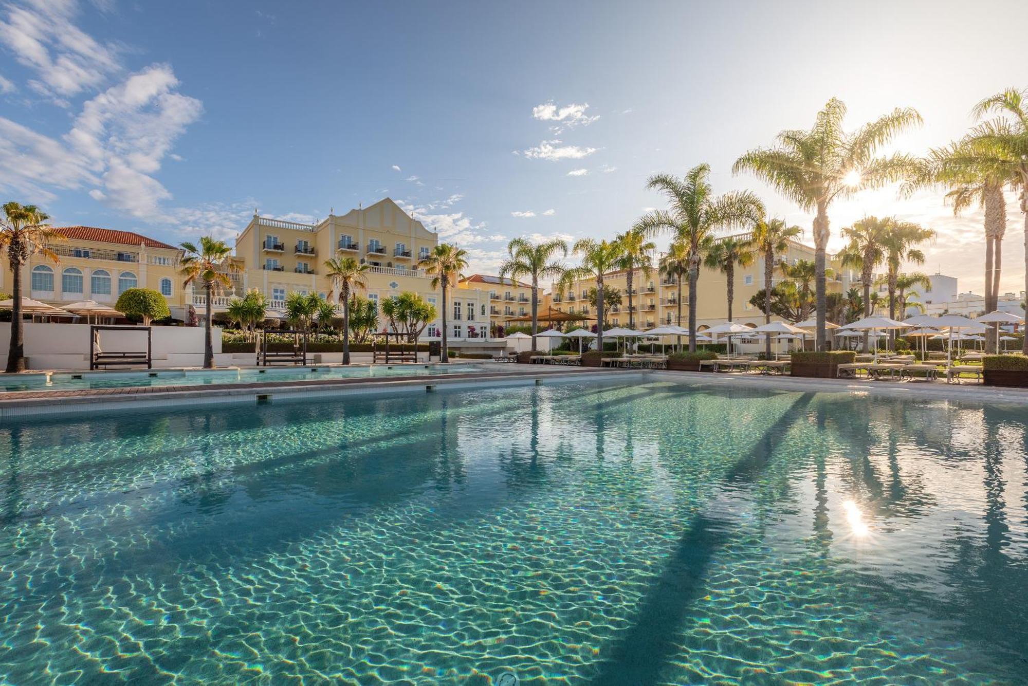Domes Lake Algarve, Autograph Collection Vilamoura Eksteriør bilde The swimming pool at the resort