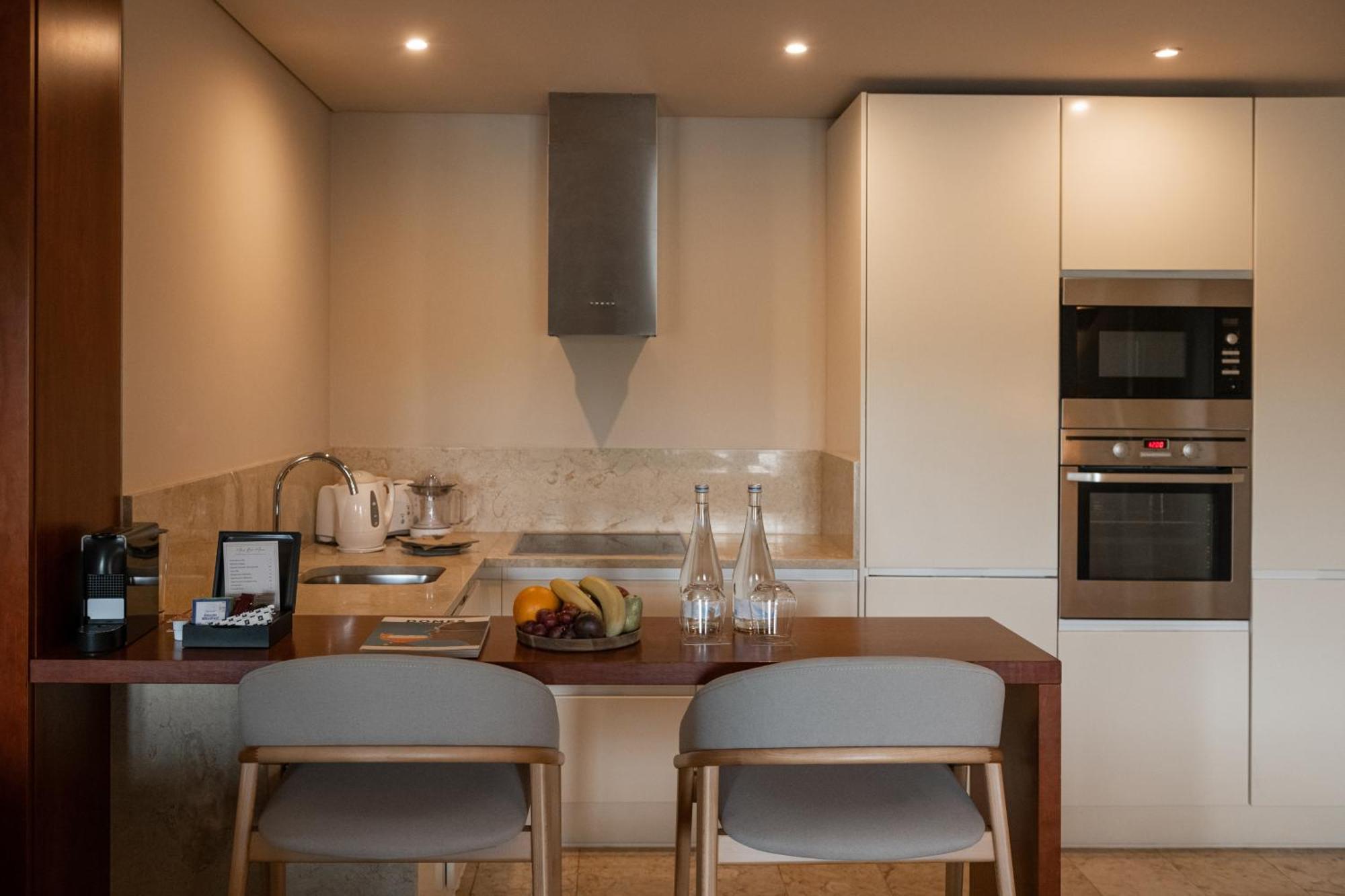 Domes Lake Algarve, Autograph Collection Vilamoura Eksteriør bilde A kitchen in a serviced apartment